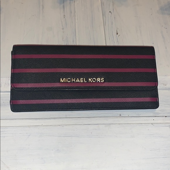 Michael Kors Handbags - Authentic Michael Kors Jet Set Slim Stripe wallet